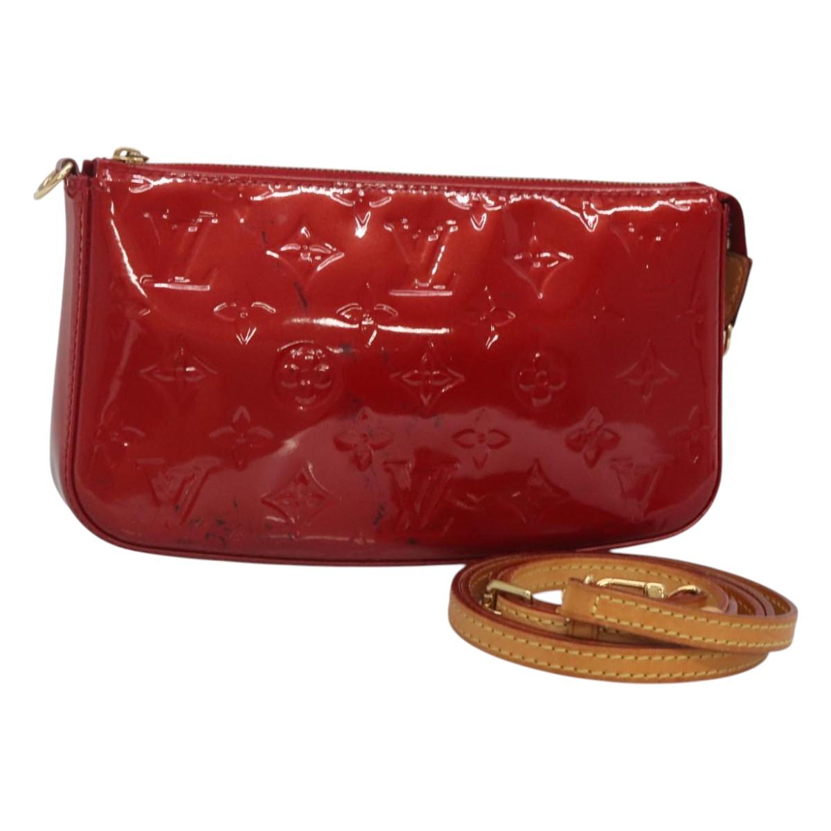 LOUIS VUITTON Vernis Pochette Accessoires Pouch Pomme D'amour M91577 Auth 125358