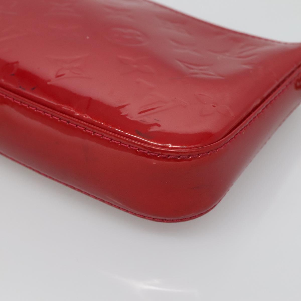 LOUIS VUITTON Vernis Pochette Accessoires Pouch Pomme D'amour M91577 Auth 125358