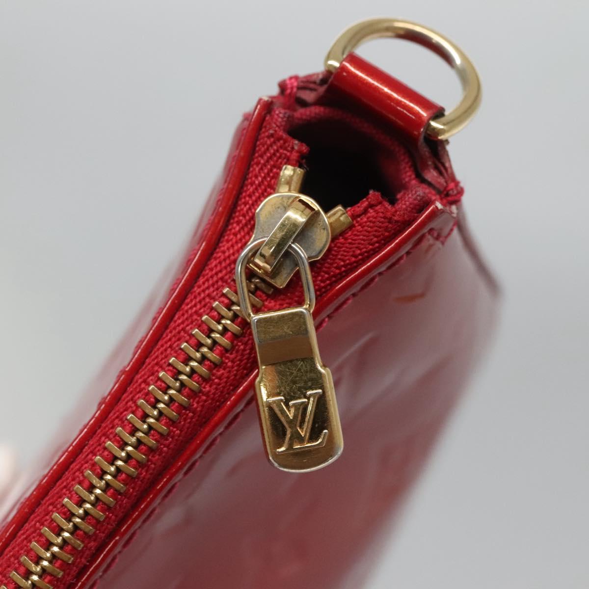 LOUIS VUITTON Vernis Pochette Accessoires Pouch Pomme D'amour M91577 Auth 125358