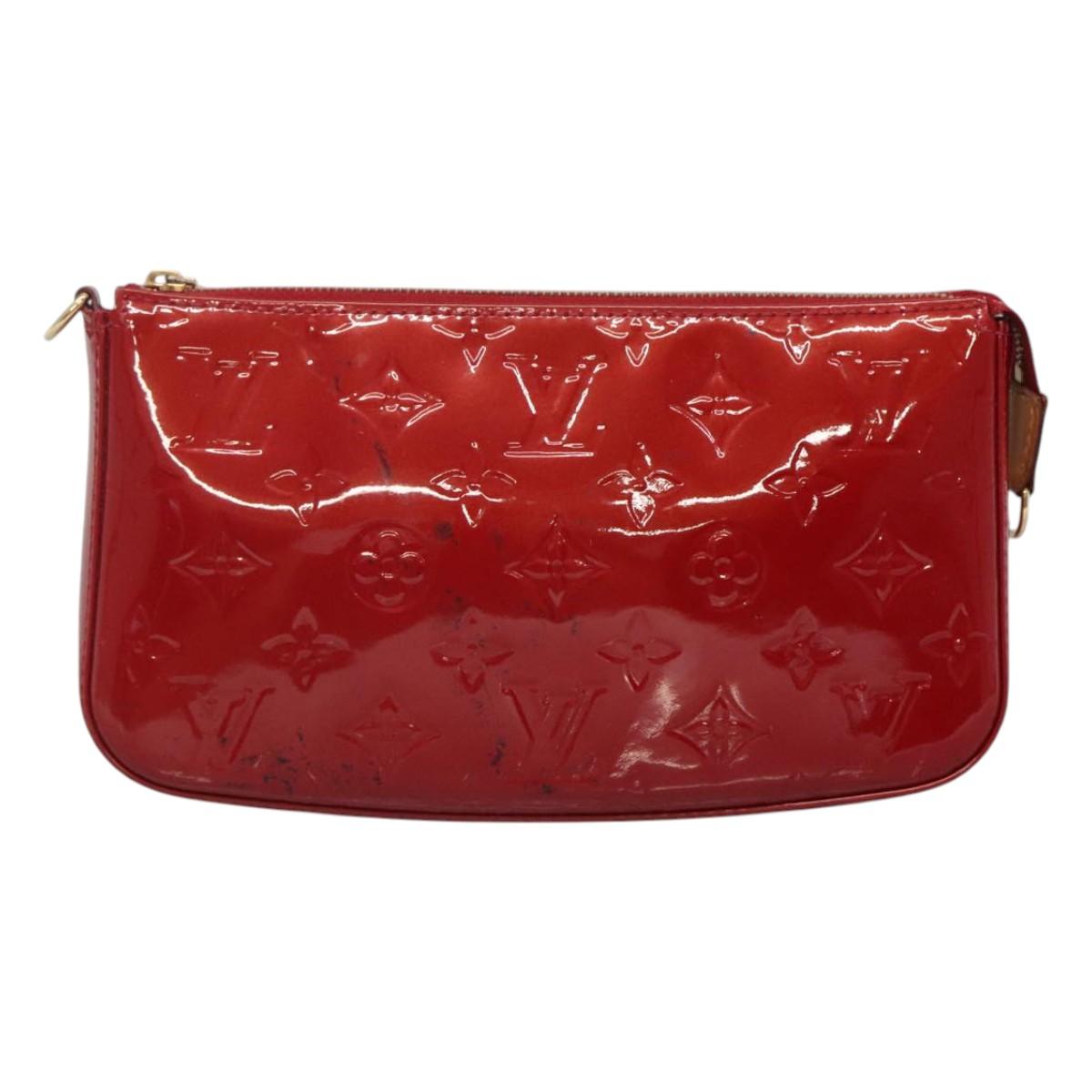 LOUIS VUITTON Vernis Pochette Accessoires Pouch Pomme D'amour M91577 Auth 125358