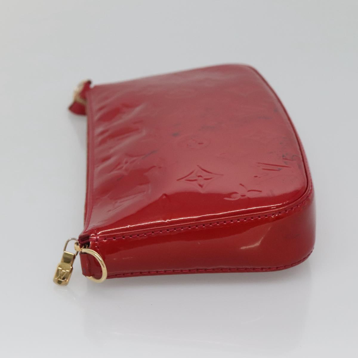 LOUIS VUITTON Vernis Pochette Accessoires Pouch Pomme D'amour M91577 Auth 125358