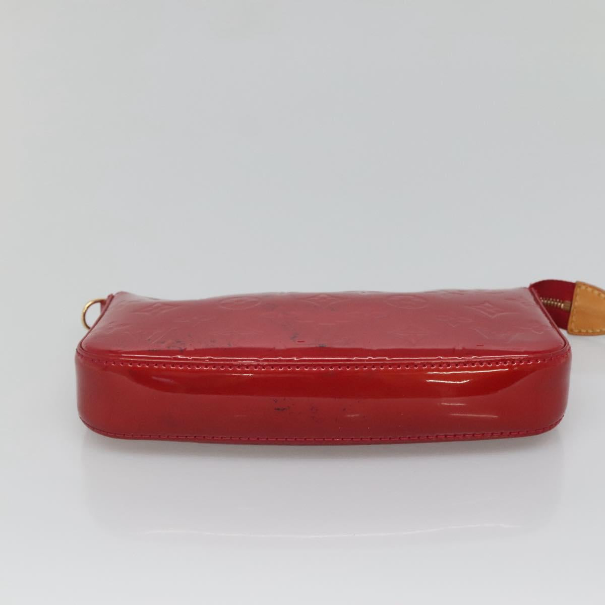 LOUIS VUITTON Vernis Pochette Accessoires Pouch Pomme D'amour M91577 Auth 125358
