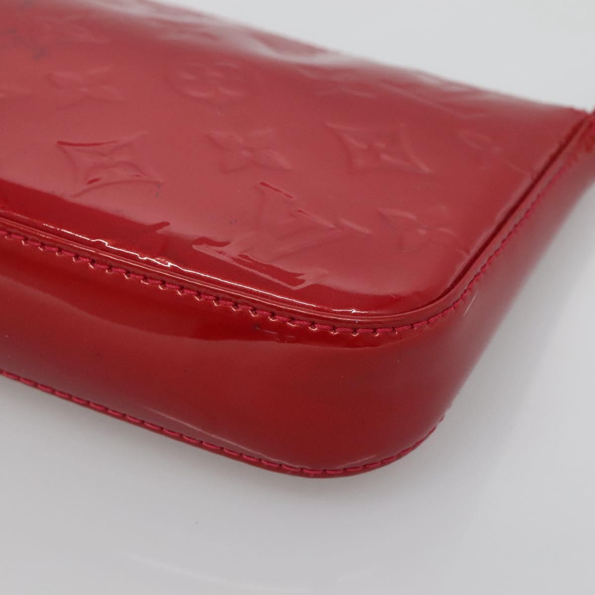 LOUIS VUITTON Vernis Pochette Accessoires Pouch Pomme D'amour M91577 Auth 125358
