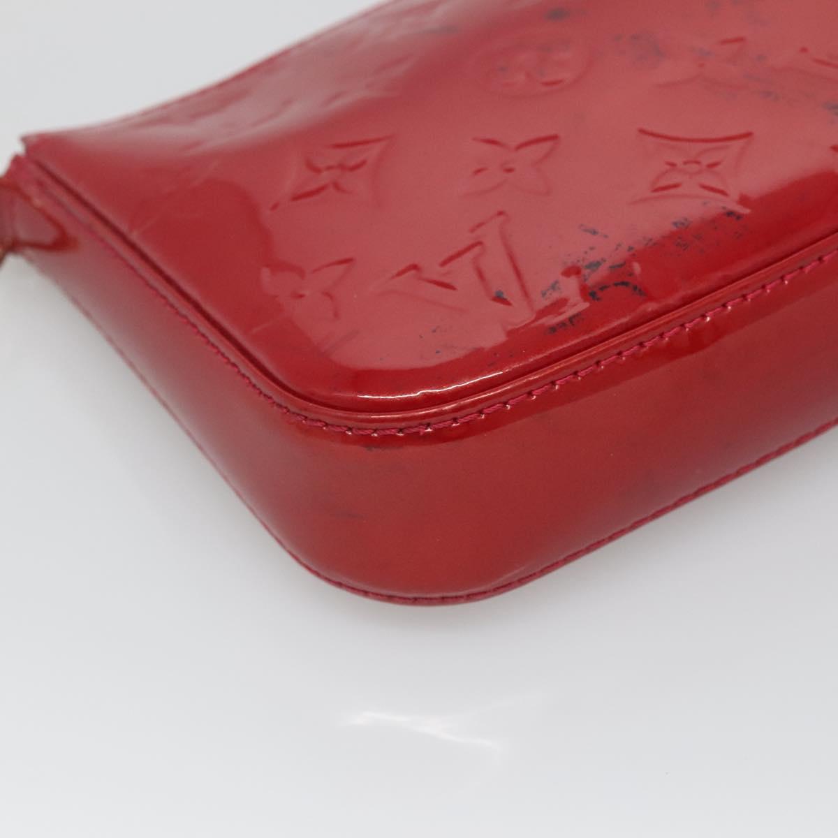 LOUIS VUITTON Vernis Pochette Accessoires Pouch Pomme D'amour M91577 Auth 125358