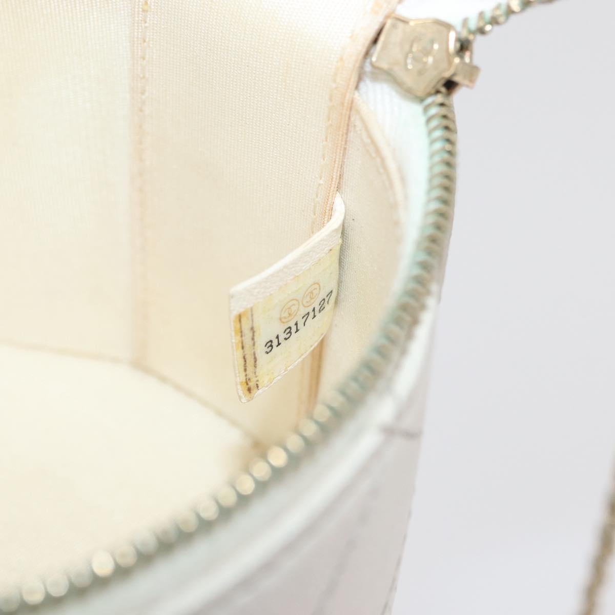 CHANEL Matelasse Chain Shoulder Bag Leather White Gold CC Auth 126060