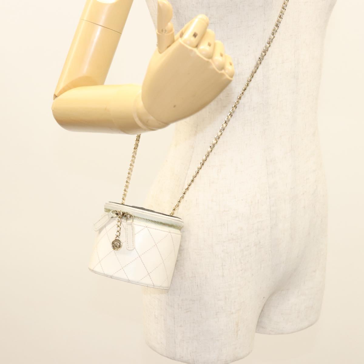 CHANEL Matelasse Chain Shoulder Bag Leather White Gold CC Auth 126060