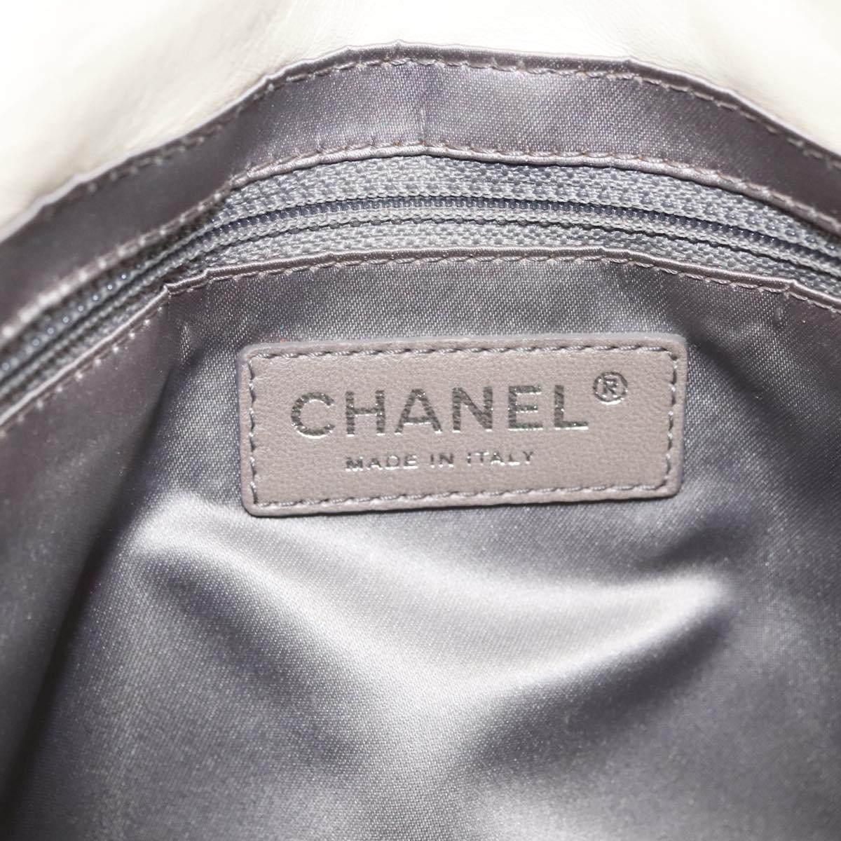 CHANEL Matelasse Shoulder Bag Lamb Skin White CC Auth 126364
