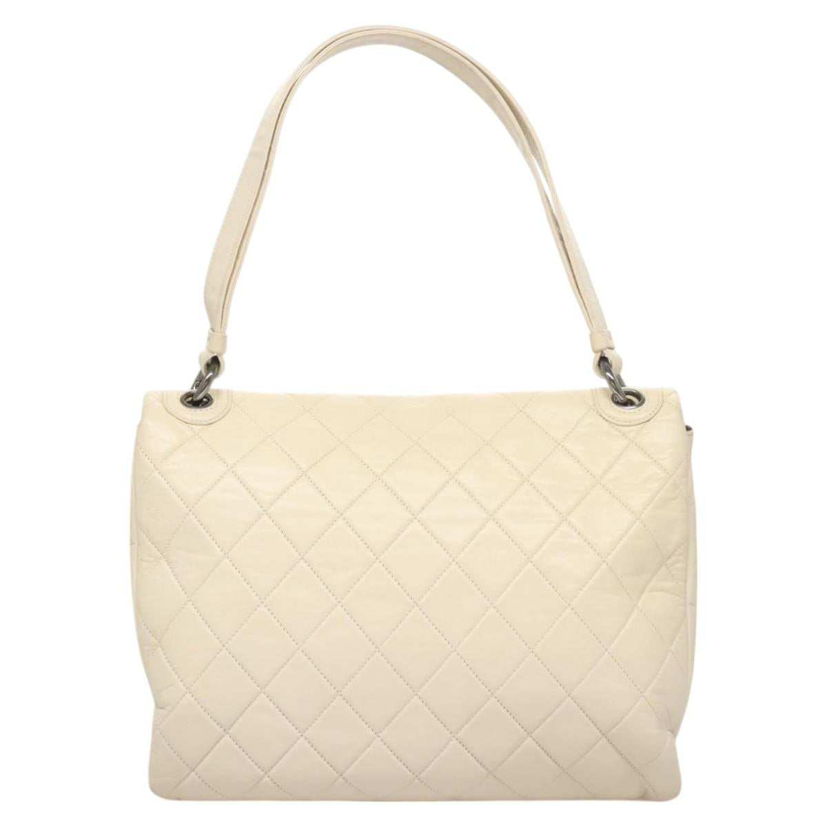 CHANEL Matelasse Shoulder Bag Lamb Skin White CC Auth 126364