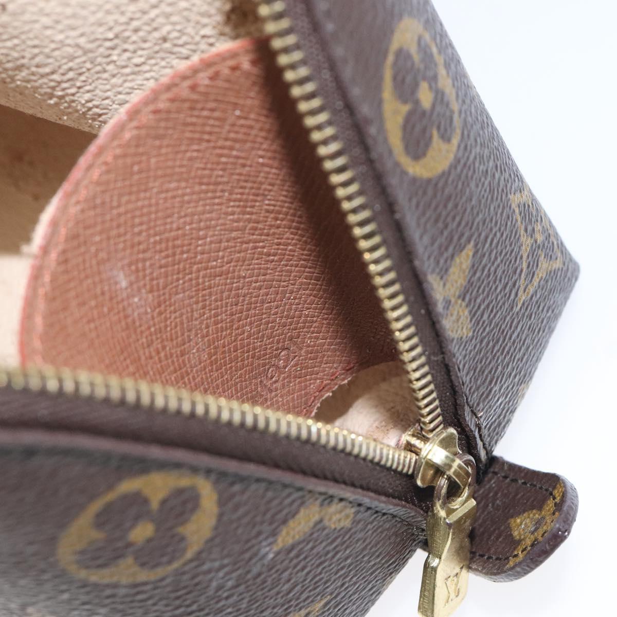 LOUIS VUITTON Monogram Trousse Demi Ronde Cosmetic Pouch M47520 LV Auth 126544
