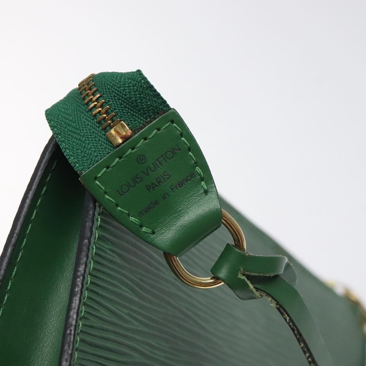 LOUIS VUITTON Epi Pochette Accessoires Pouch Green M52984 LV Auth 127700
