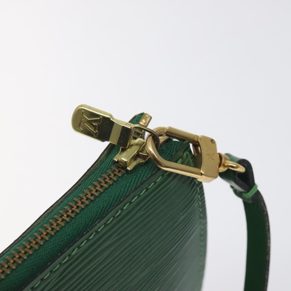 LOUIS VUITTON Epi Pochette Accessoires Pouch Green M52984 LV Auth 127700