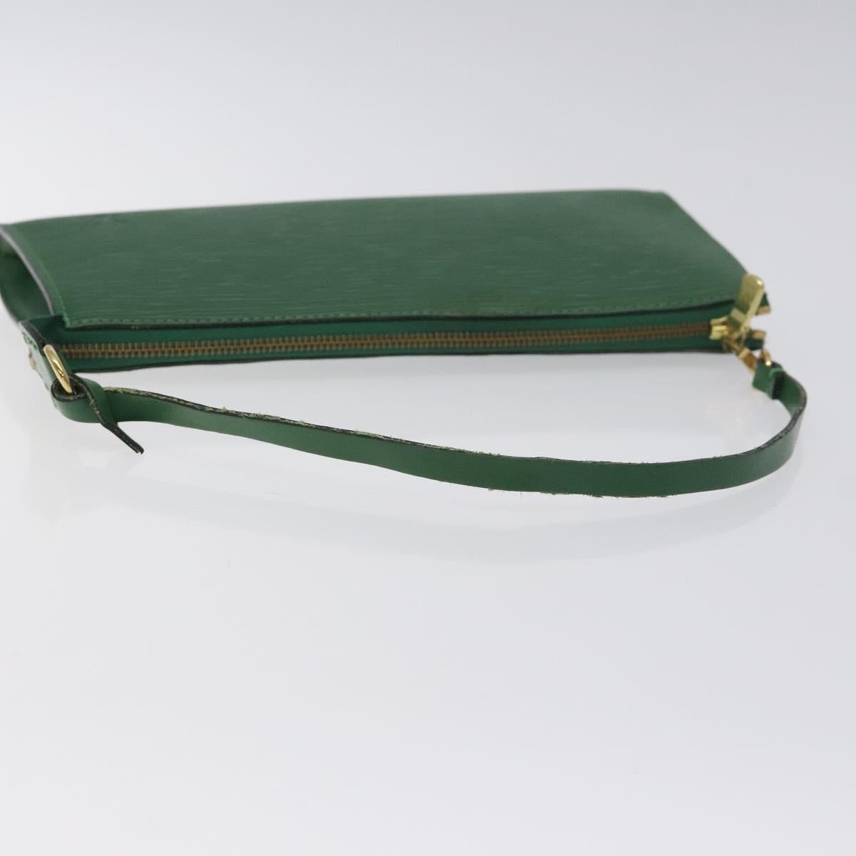 LOUIS VUITTON Epi Pochette Accessoires Pouch Green M52984 LV Auth 127700