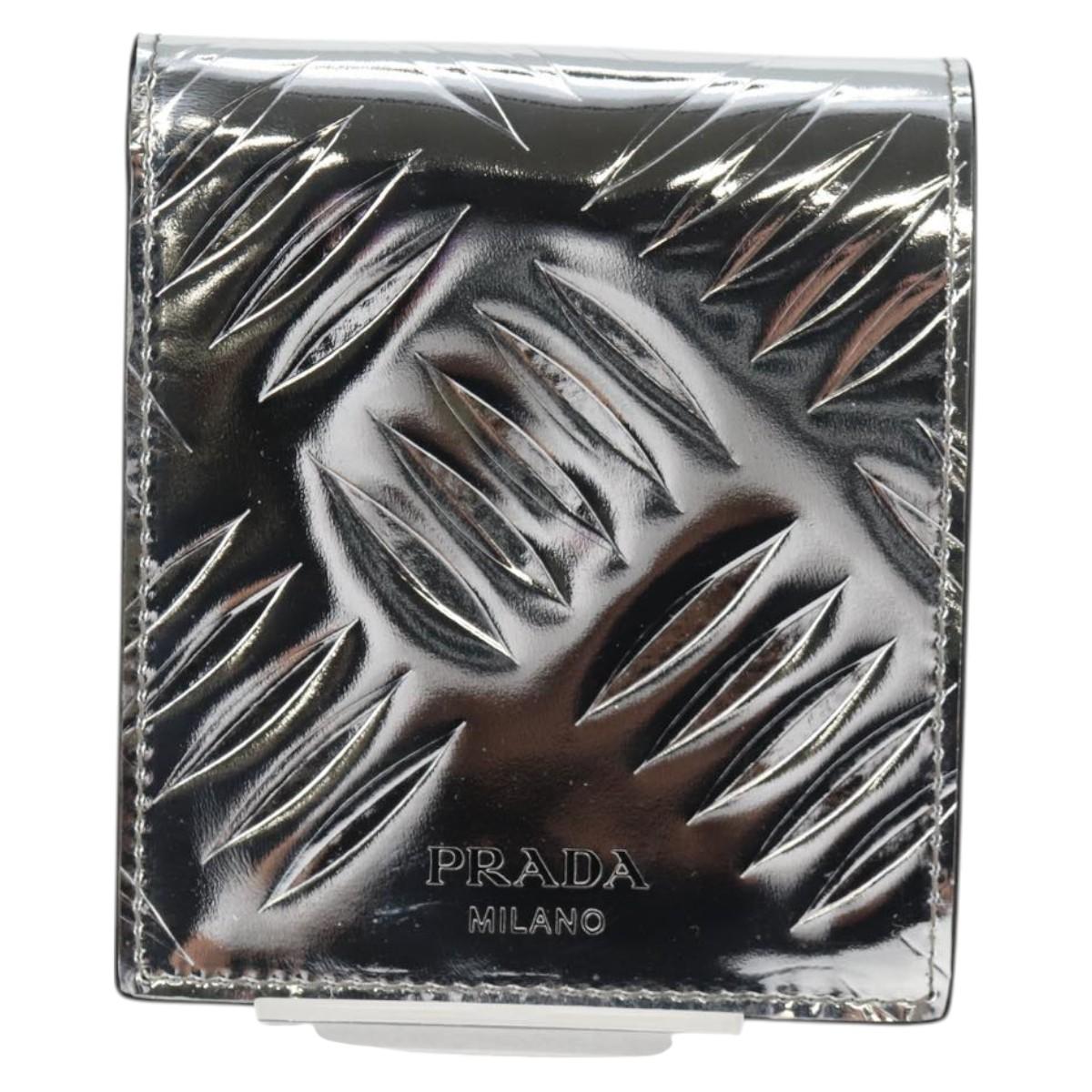 PRADA Wallet Patent leather Silver Auth 127893M