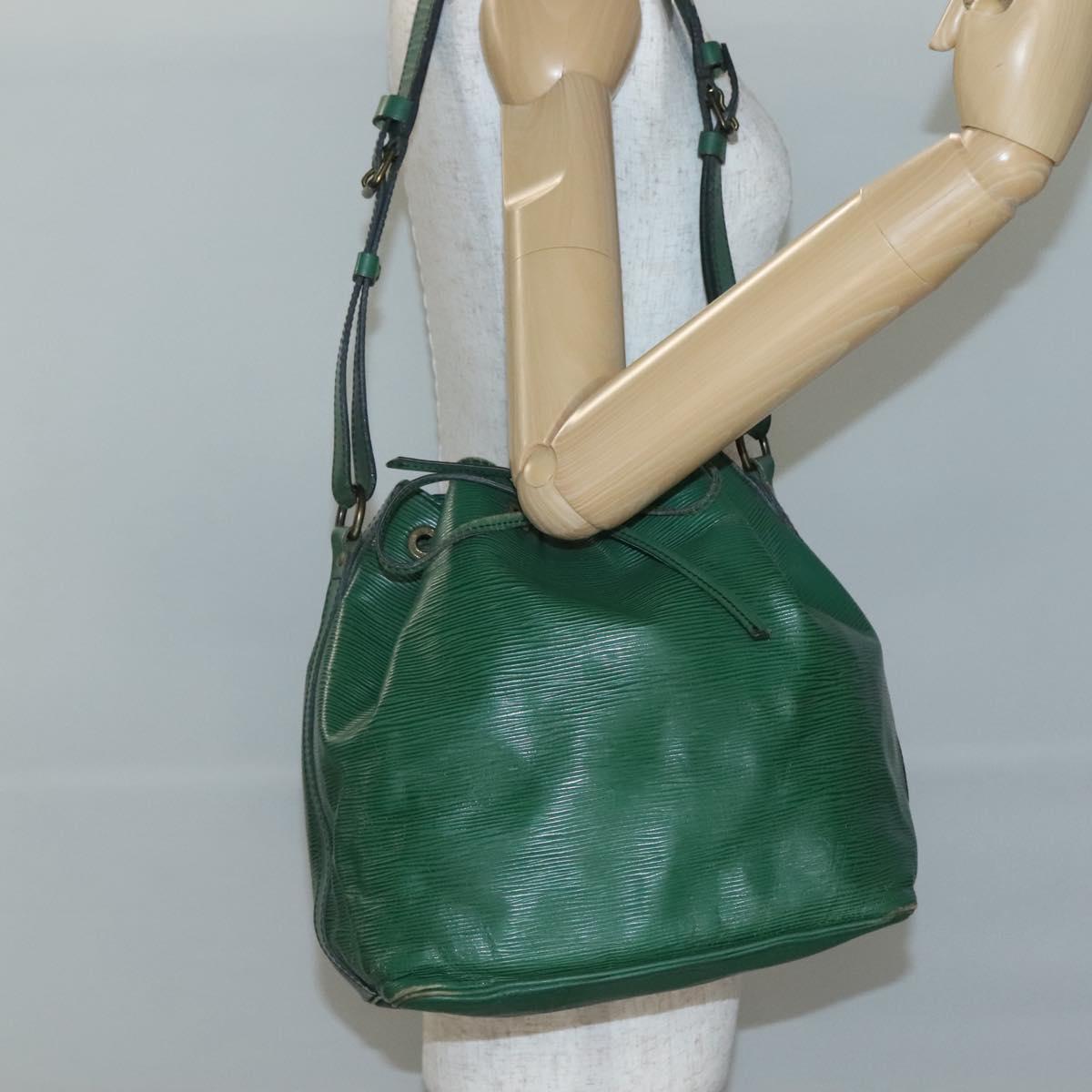 LOUIS VUITTON Epi Petit Noe Shoulder Bag Green M44104 LV Auth 127973