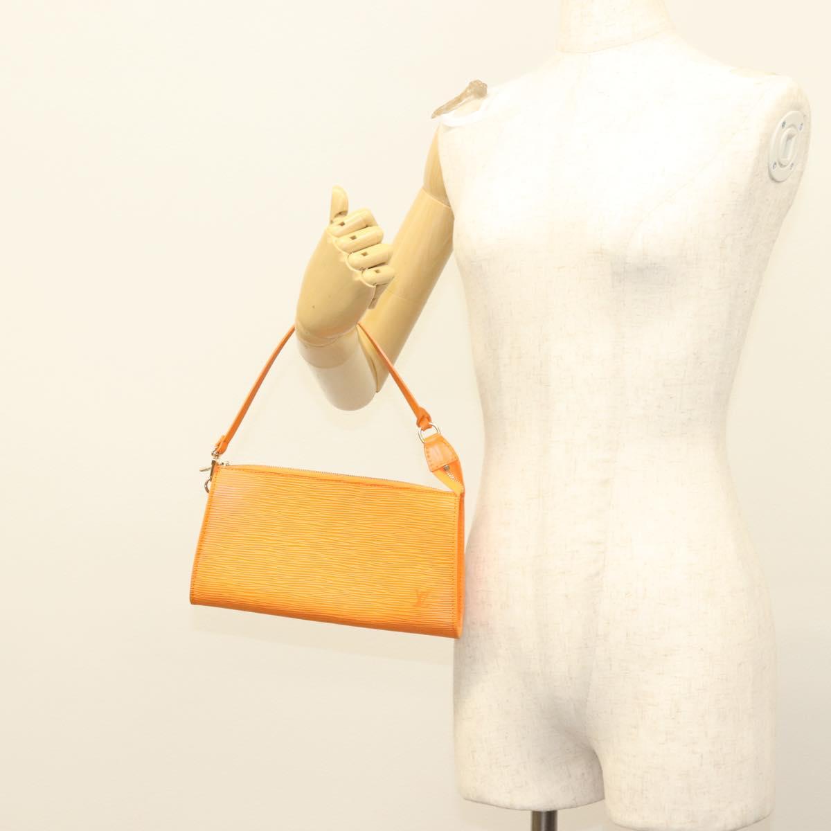 LOUIS VUITTON Epi Pochette Accessoires Pouch Orange Mandarin M5294H Auth 130901V