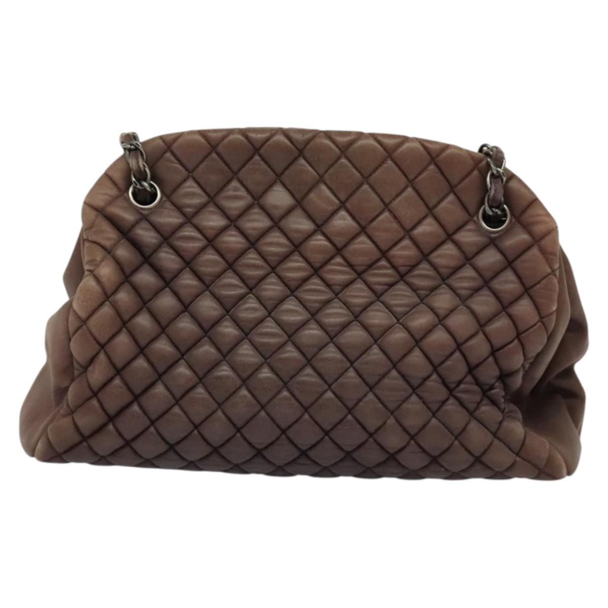 CHANEL Matelasse Chain Shoulder Bag Leather Brown CC Auth 133258