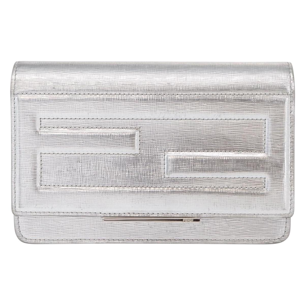 FENDI Chain Shoulder Bag Leather Silver Auth 134354V