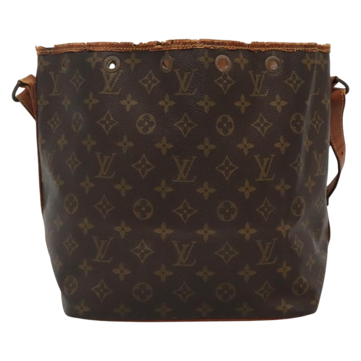 LOUIS VUITTON Monogram Petit Noe Shoulder Bag M42226 LV Auth 134628