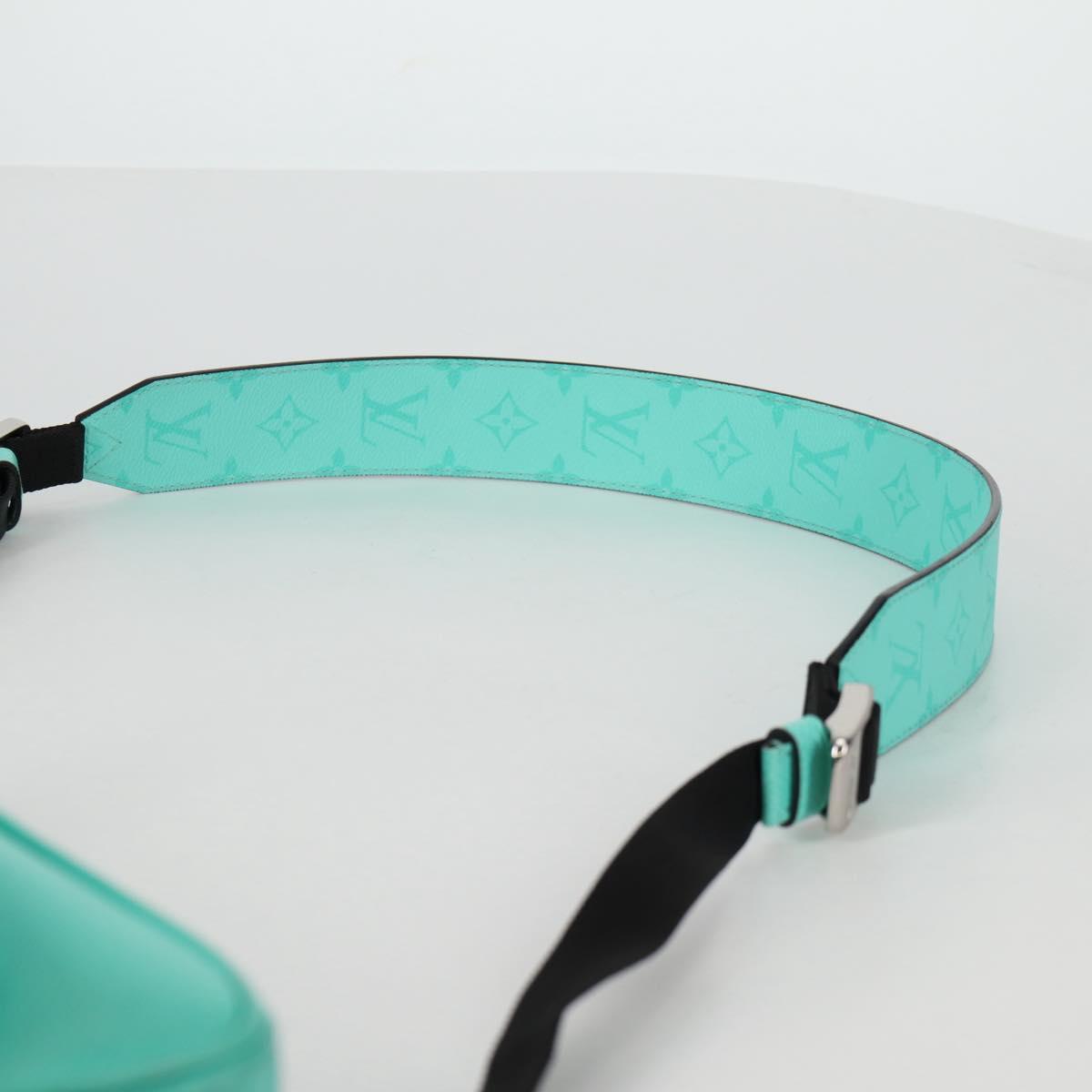 LOUIS VUITTON Taiga Lama Monogram Outdoor Messenger PM Bag M30241 LV Auth 135269