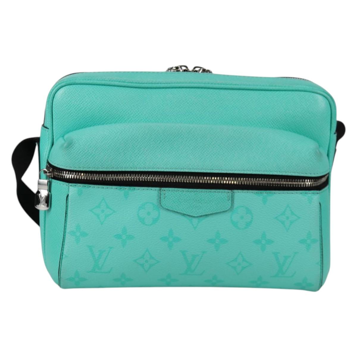 LOUIS VUITTON Taiga Lama Monogram Outdoor Messenger PM Bag M30241 LV Auth 135269