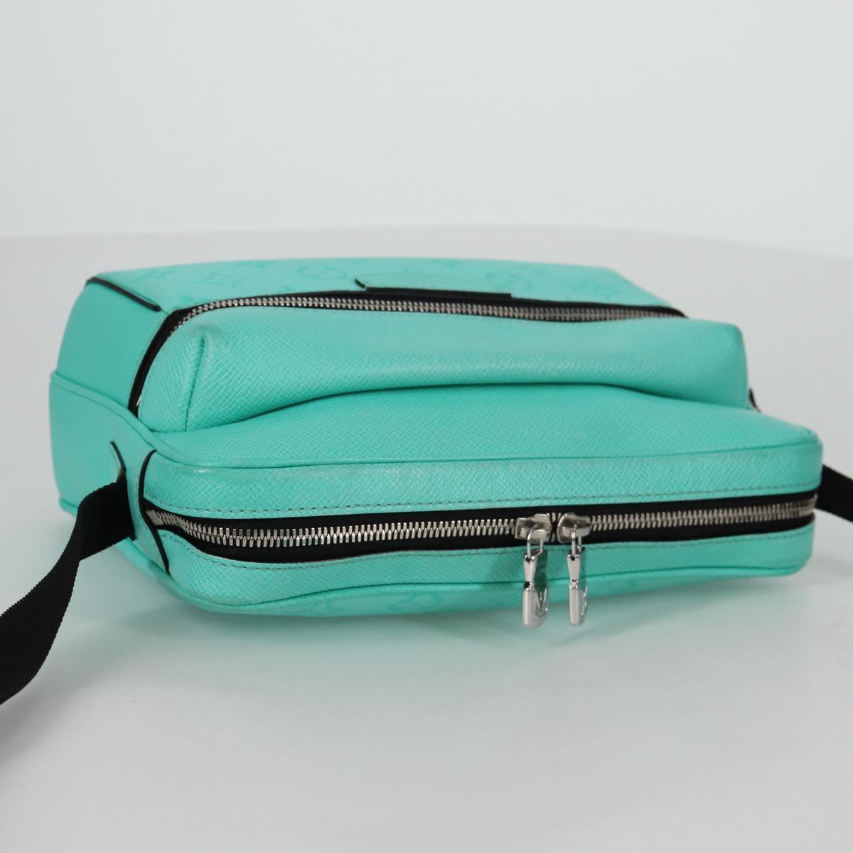 LOUIS VUITTON Taiga Lama Monogram Outdoor Messenger PM Bag M30241 LV Auth 135269