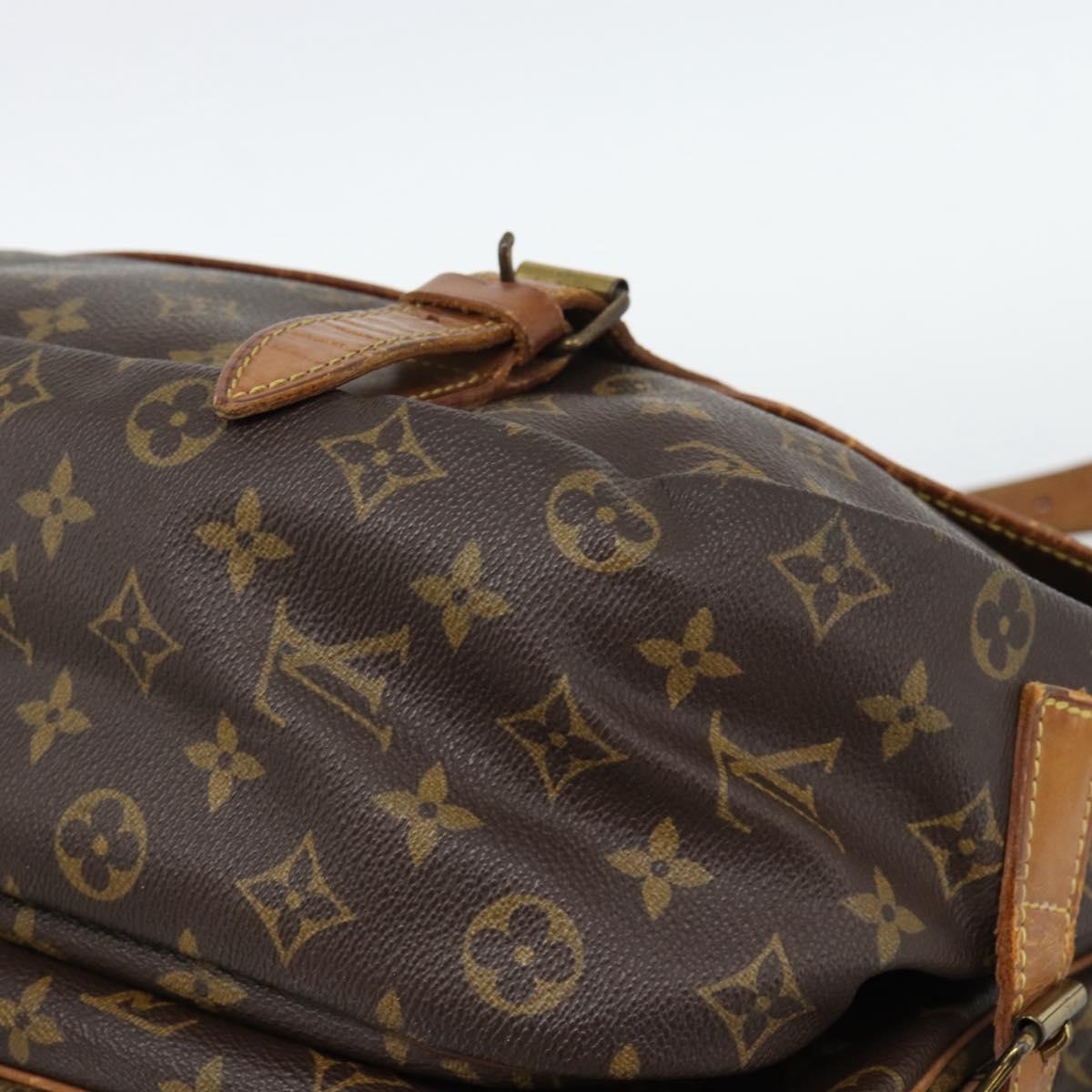 LOUIS VUITTON Monogram Saumur 43 Shoulder Bag M42252 LV Auth 135367