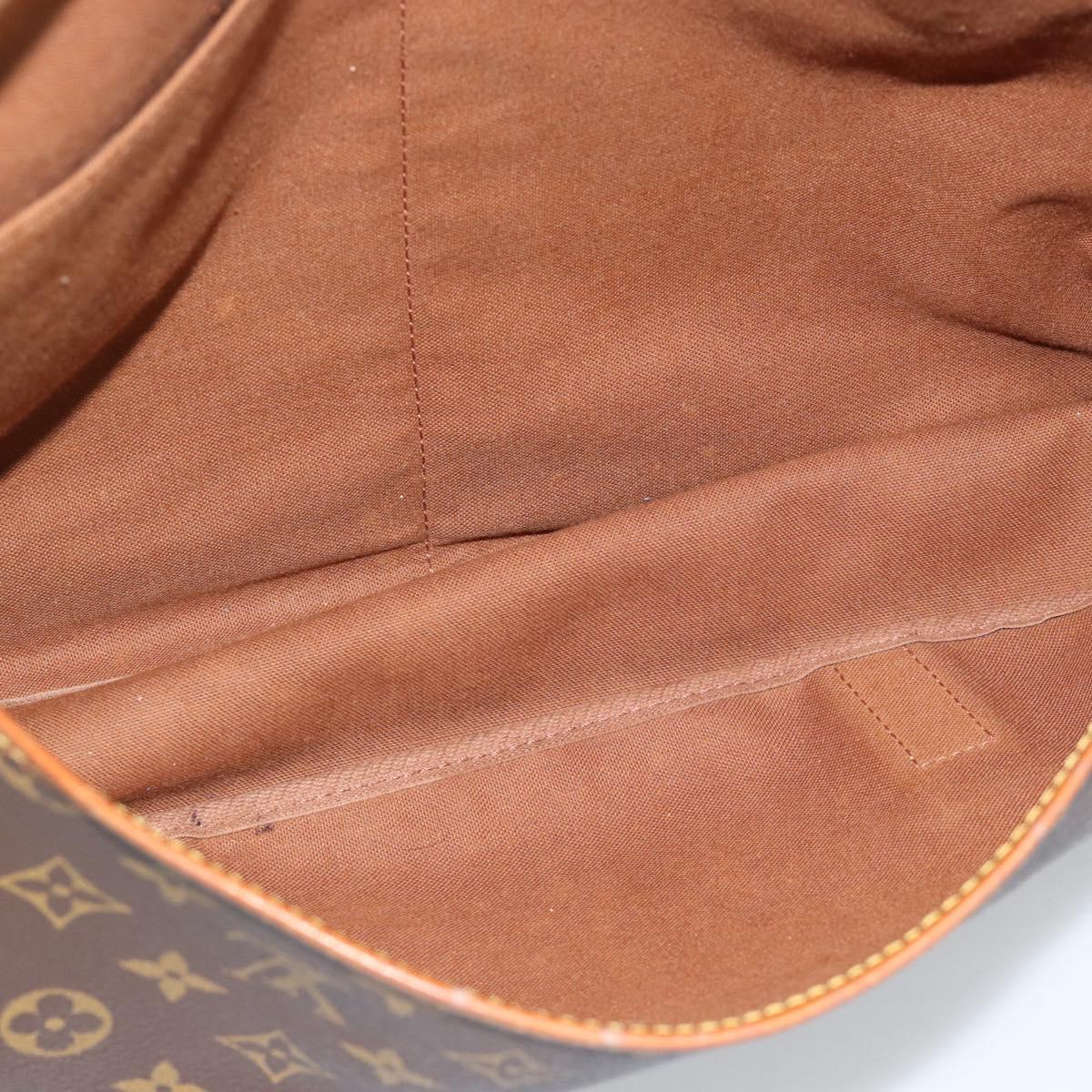 LOUIS VUITTON Monogram Saumur 43 Shoulder Bag M42252 LV Auth 135367