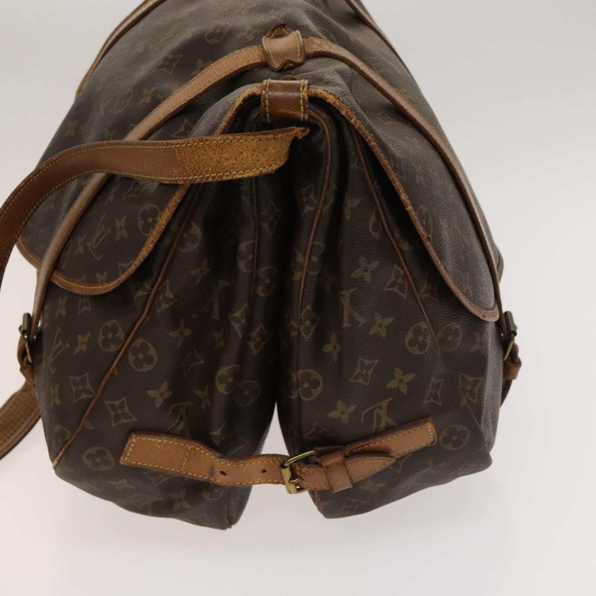 LOUIS VUITTON Monogram Saumur 43 Shoulder Bag M42252 LV Auth 135367