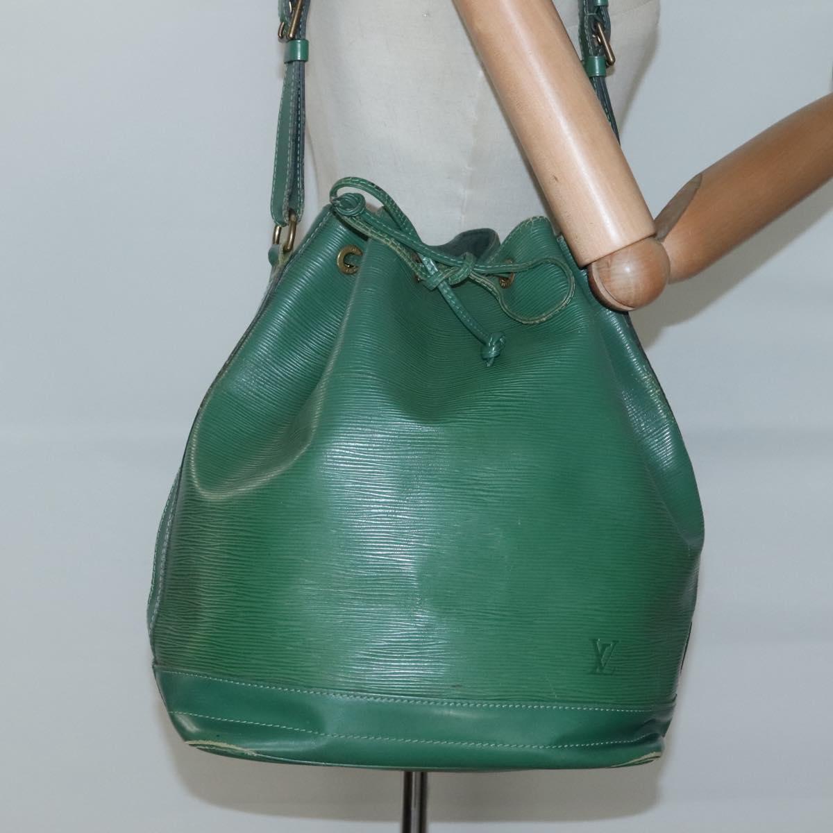 LOUIS VUITTON Epi Noe Shoulder Bag Green M44004 LV Auth 135420
