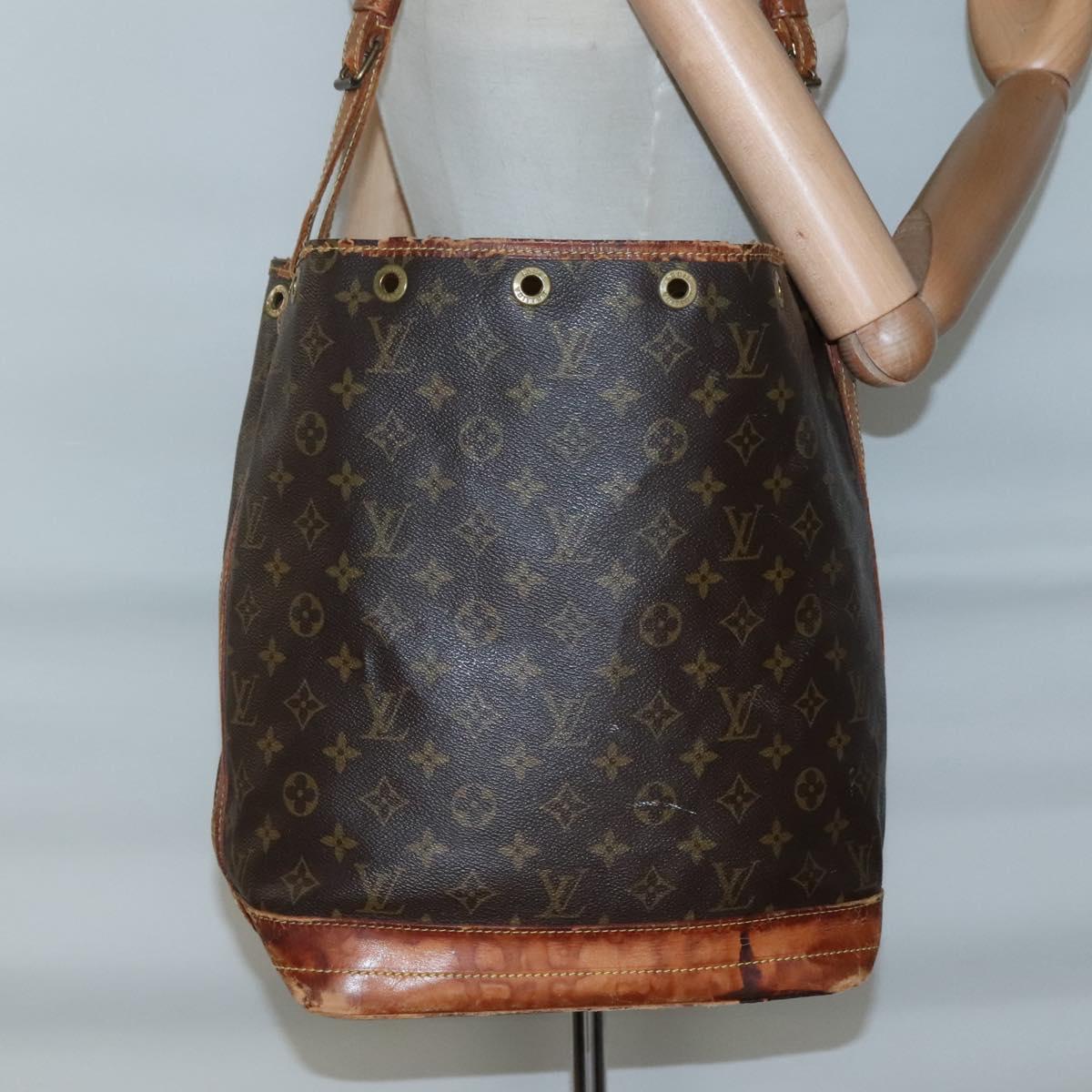LOUIS VUITTON Monogram Noe Shoulder Bag M42224 LV Auth 136930