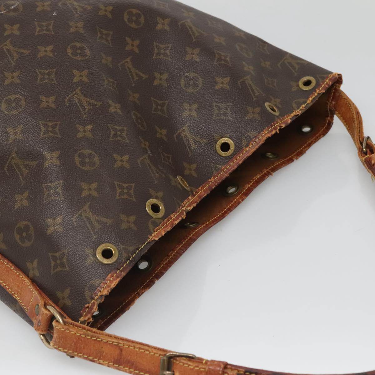 LOUIS VUITTON Monogram Noe Shoulder Bag M42224 LV Auth 136930