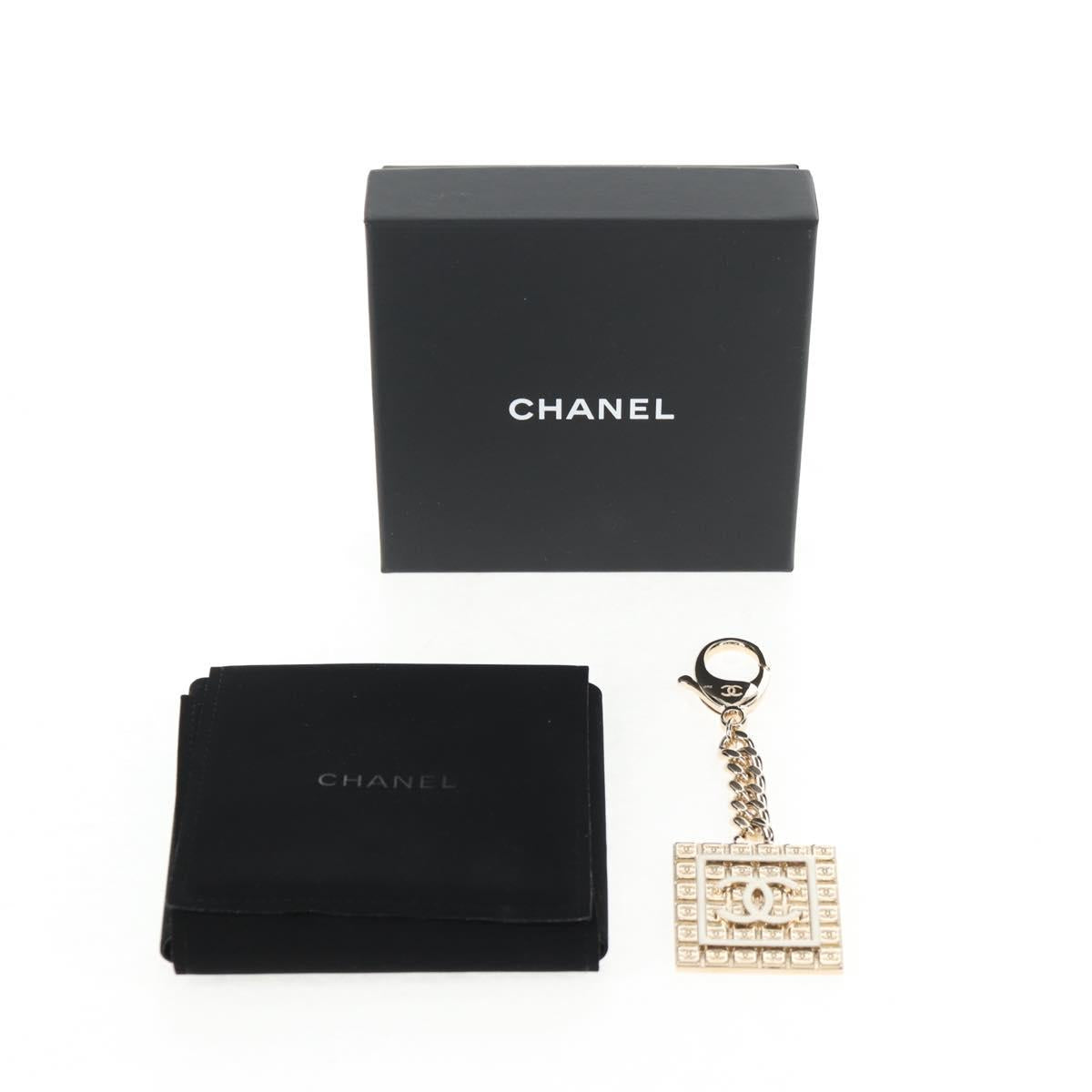 CHANEL Key Holder metal Gold CC Auth 139035M