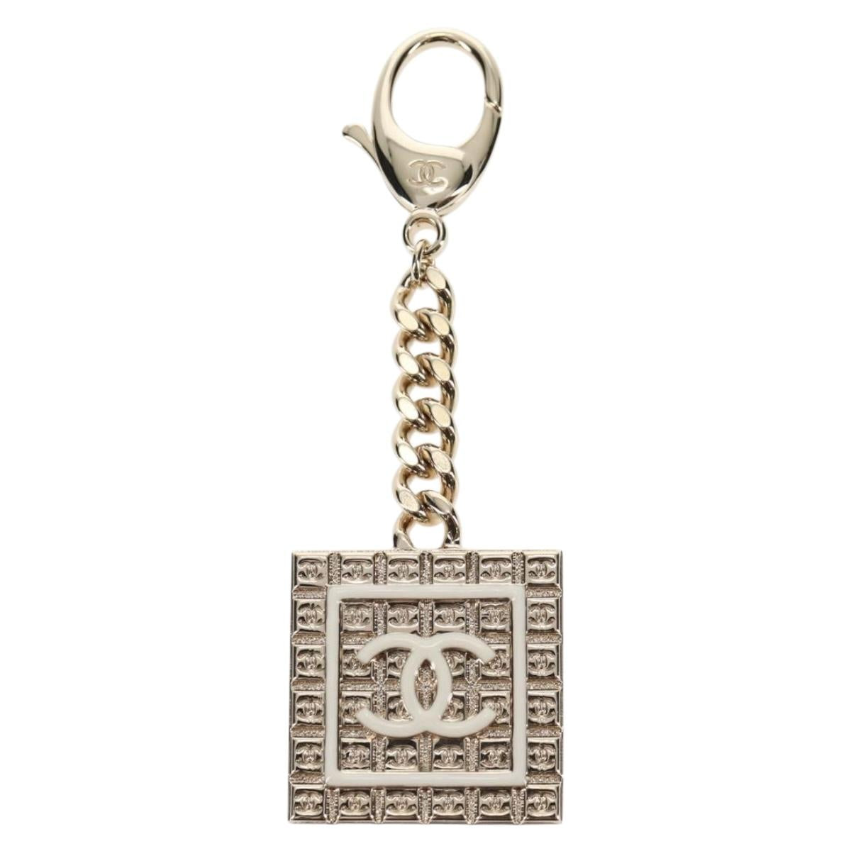 CHANEL Key Holder metal Gold CC Auth 139035M