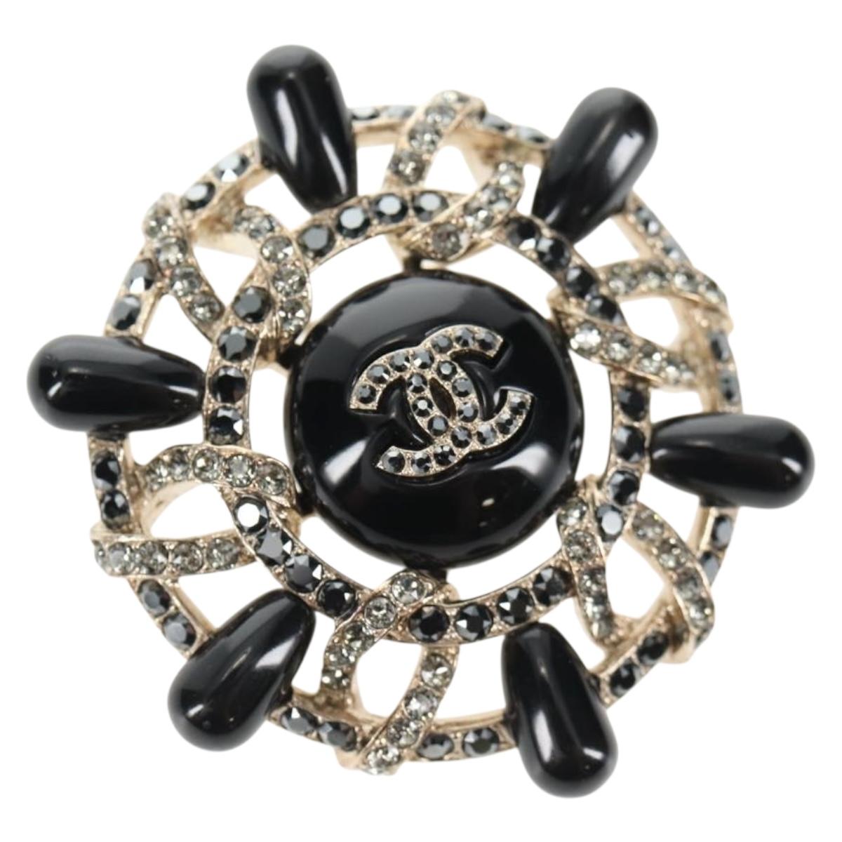 CHANEL Brooch metal Black CC Auth 139036M