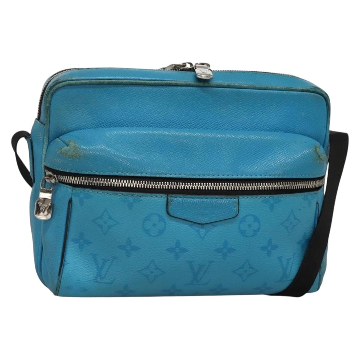 LOUIS VUITTON Taiga Lama Monogram Outdoor Messenger PM Bag M30749 LV Auth 139125