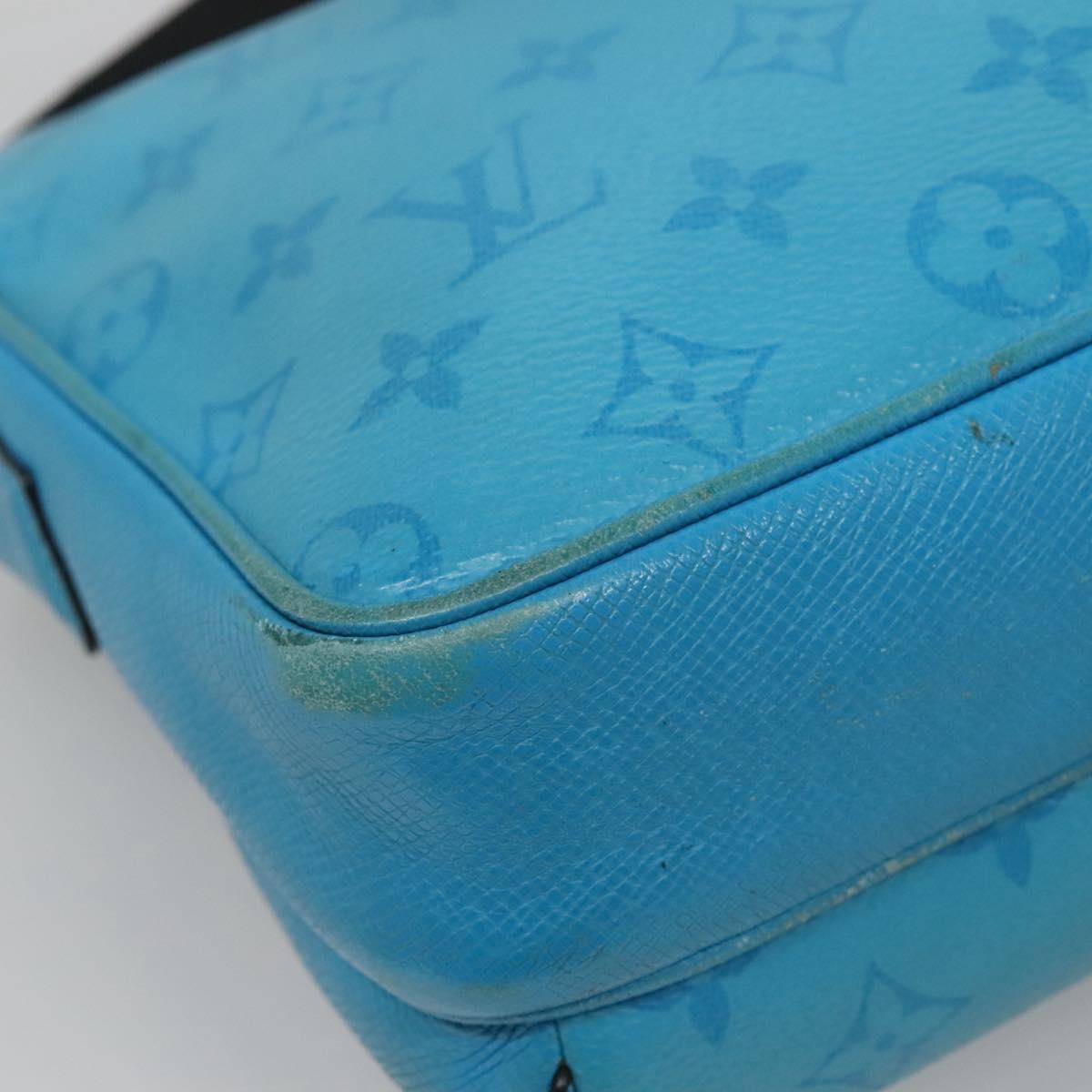 LOUIS VUITTON Taiga Lama Monogram Outdoor Messenger PM Bag M30749 LV Auth 139125