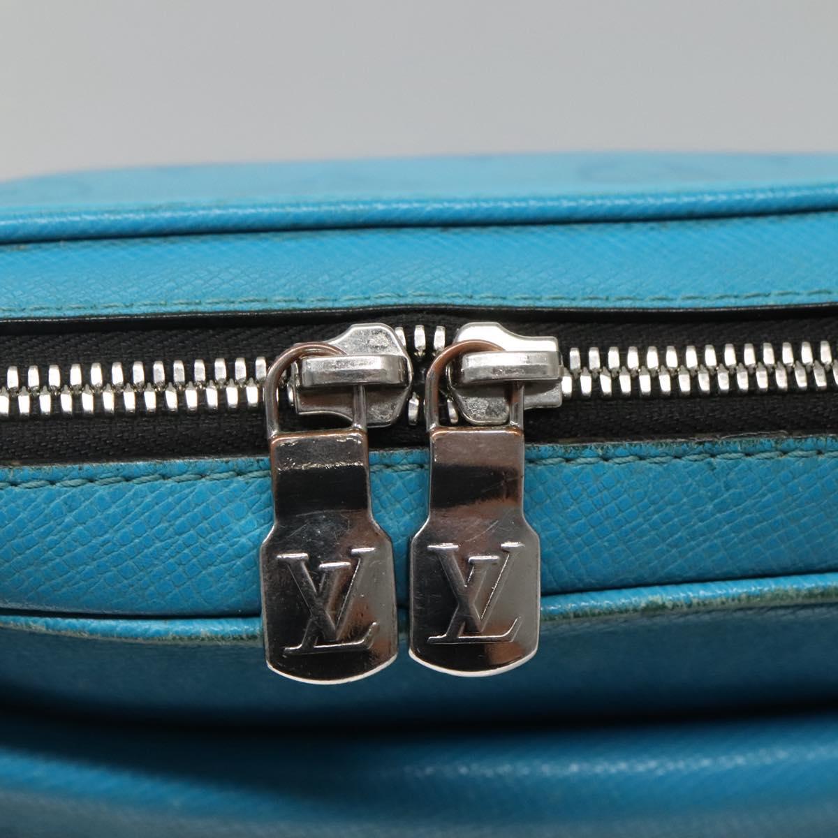 LOUIS VUITTON Taiga Lama Monogram Outdoor Messenger PM Bag M30749 LV Auth 139125