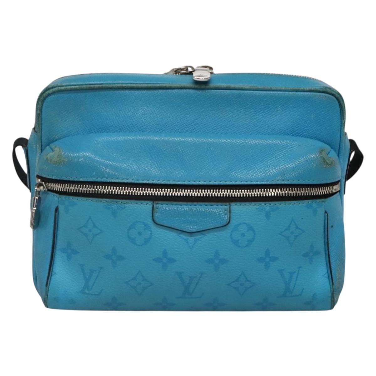 LOUIS VUITTON Taiga Lama Monogram Outdoor Messenger PM Bag M30749 LV Auth 139125