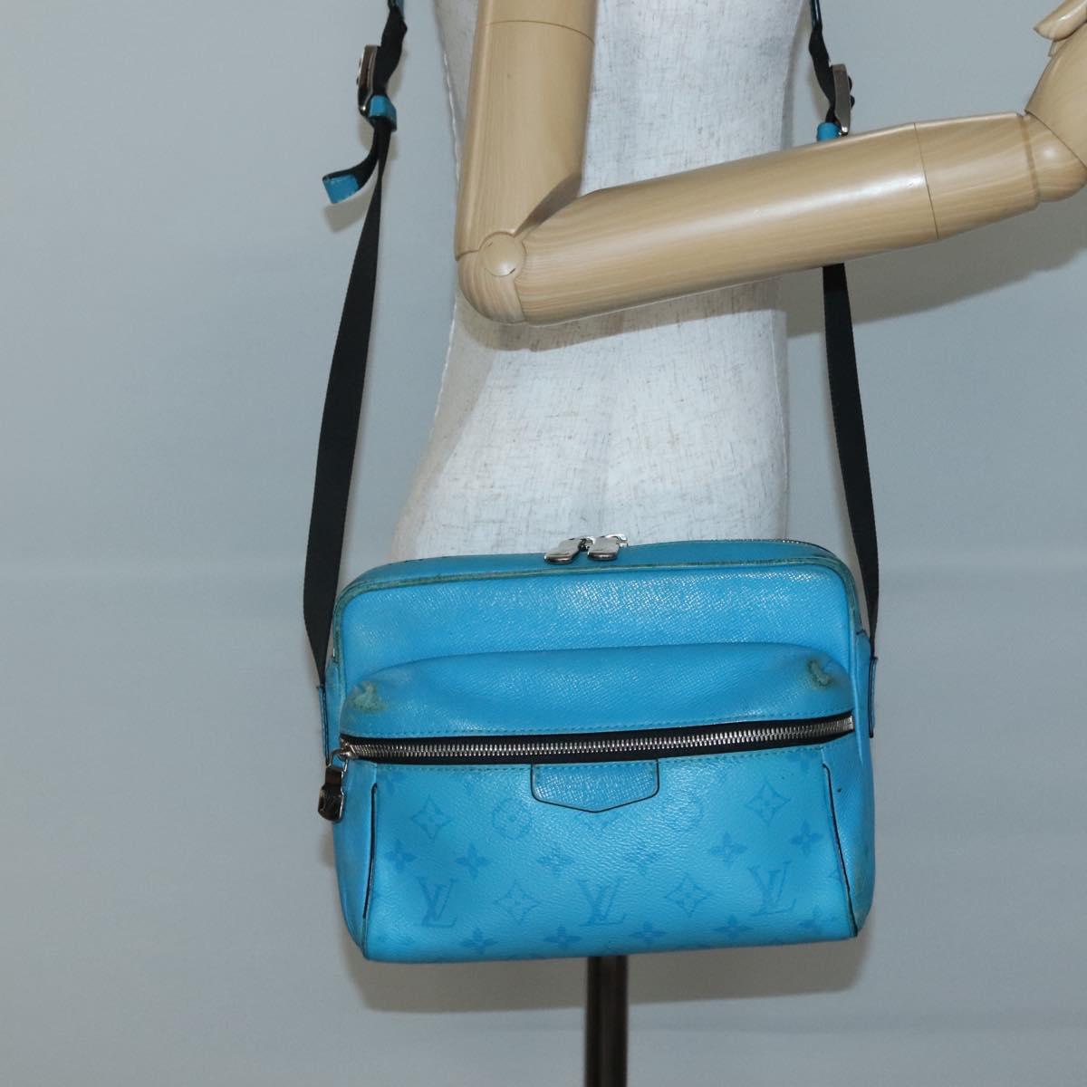 LOUIS VUITTON Taiga Lama Monogram Outdoor Messenger PM Bag M30749 LV Auth 139125