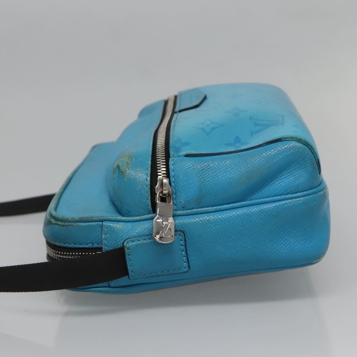 LOUIS VUITTON Taiga Lama Monogram Outdoor Messenger PM Bag M30749 LV Auth 139125