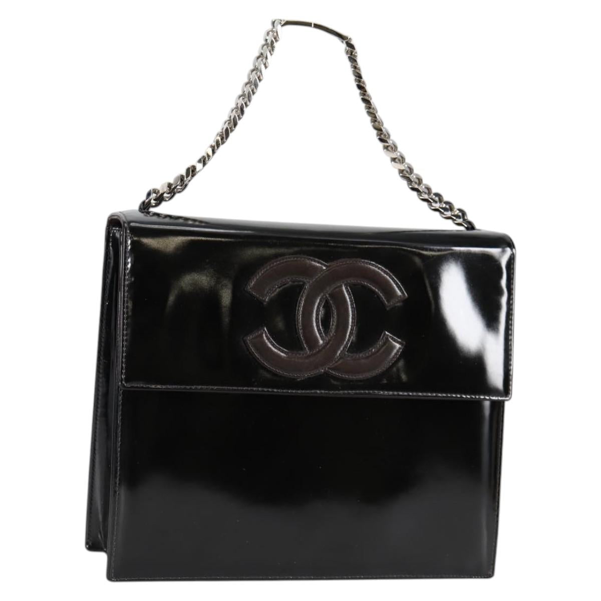CHANEL Chain Shoulder Bag Patent leather Black Silver CC Auth 139979V
