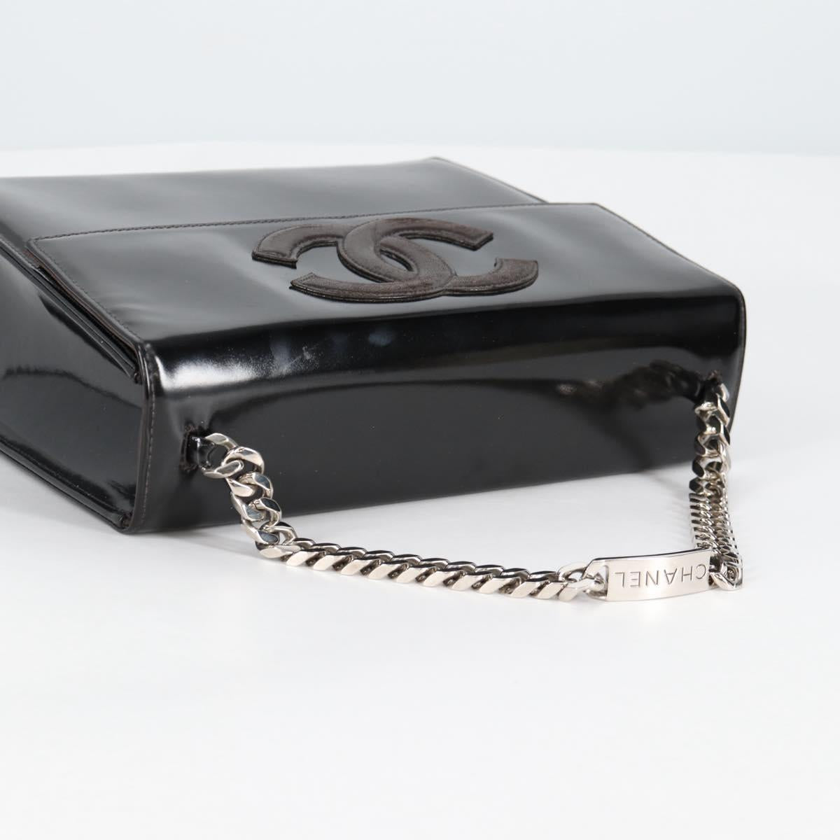 CHANEL Chain Shoulder Bag Patent leather Black Silver CC Auth 139979V