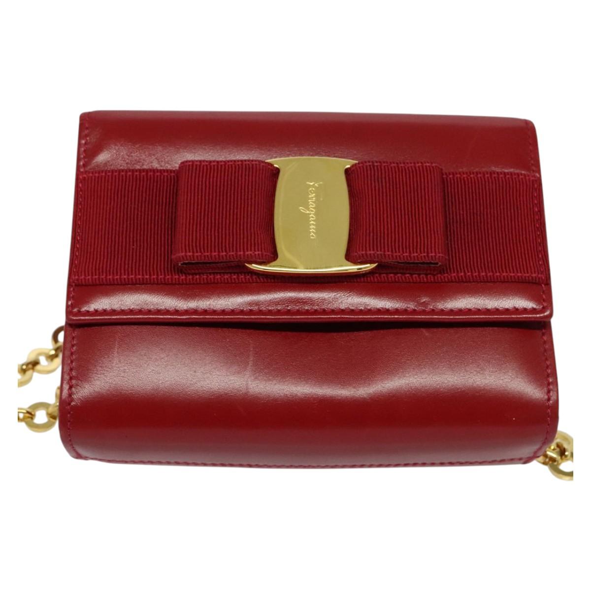 Salvatore Ferragamo Vala Chain Mini Shoulder Bag Leather Red Gold Auth 140616