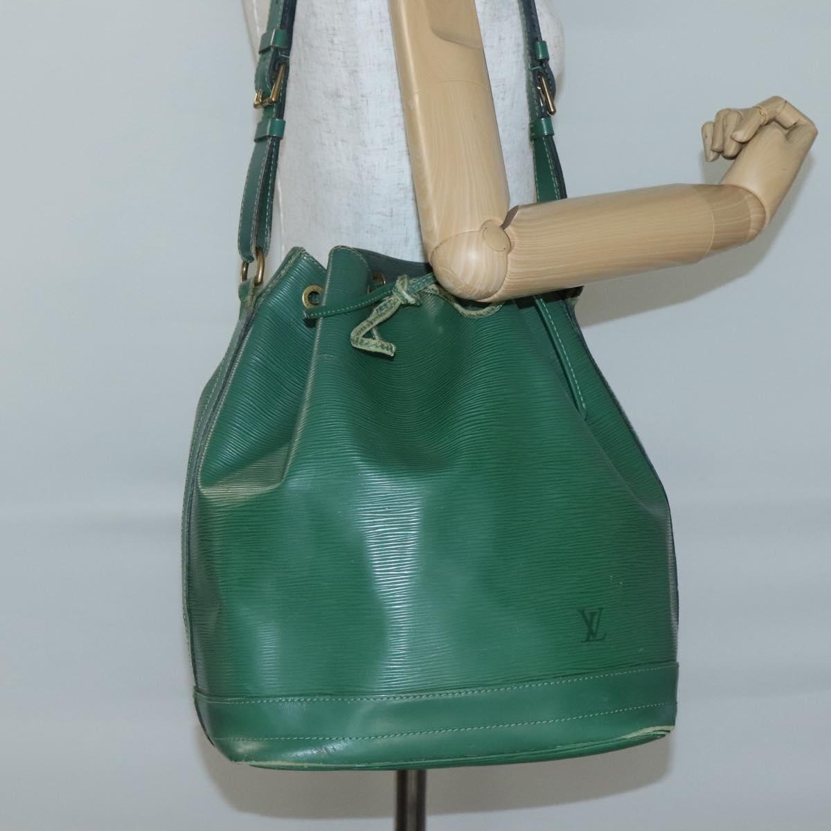 LOUIS VUITTON Epi Noe Shoulder Bag Green M44004 LV Auth 140887