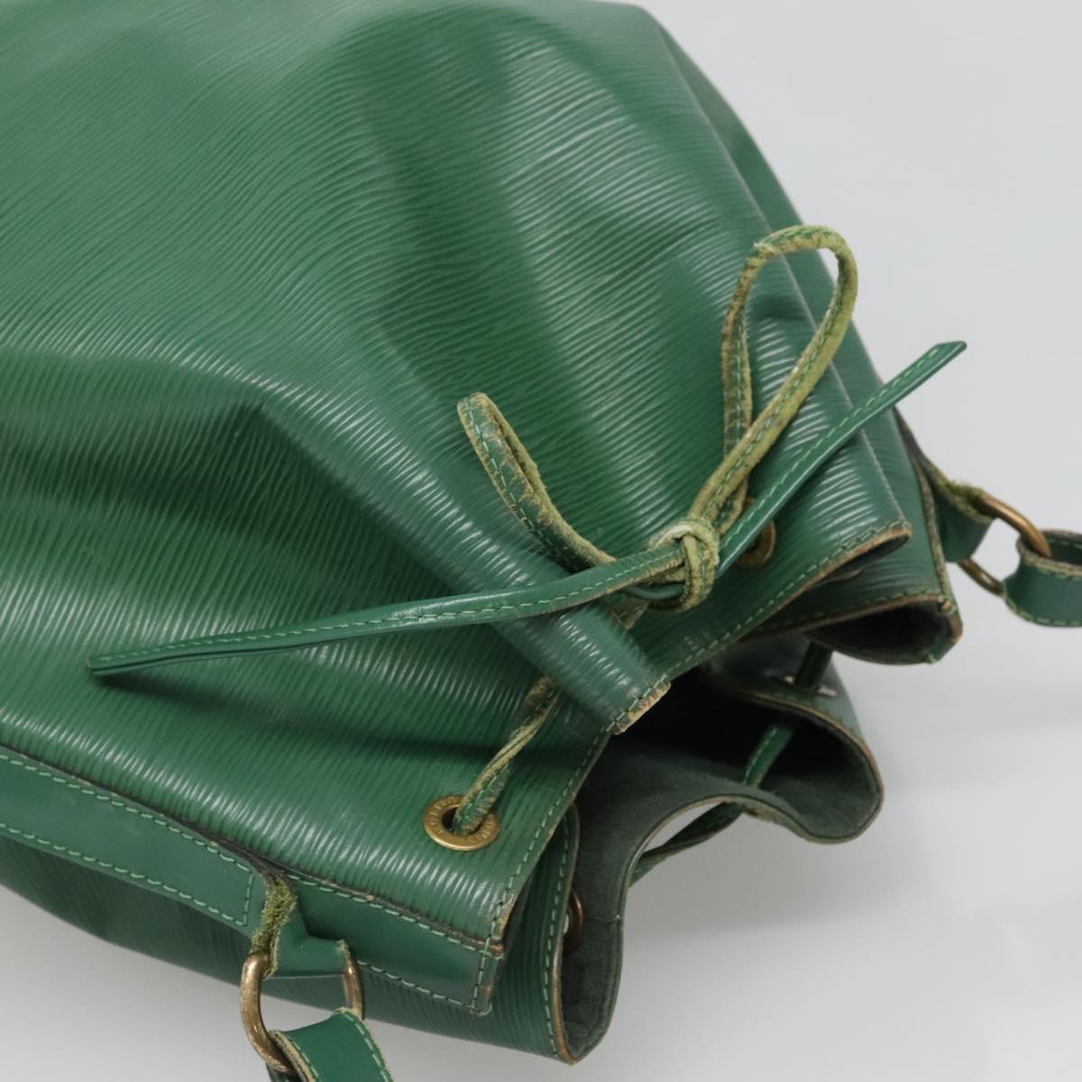 LOUIS VUITTON Epi Noe Shoulder Bag Green M44004 LV Auth 140887