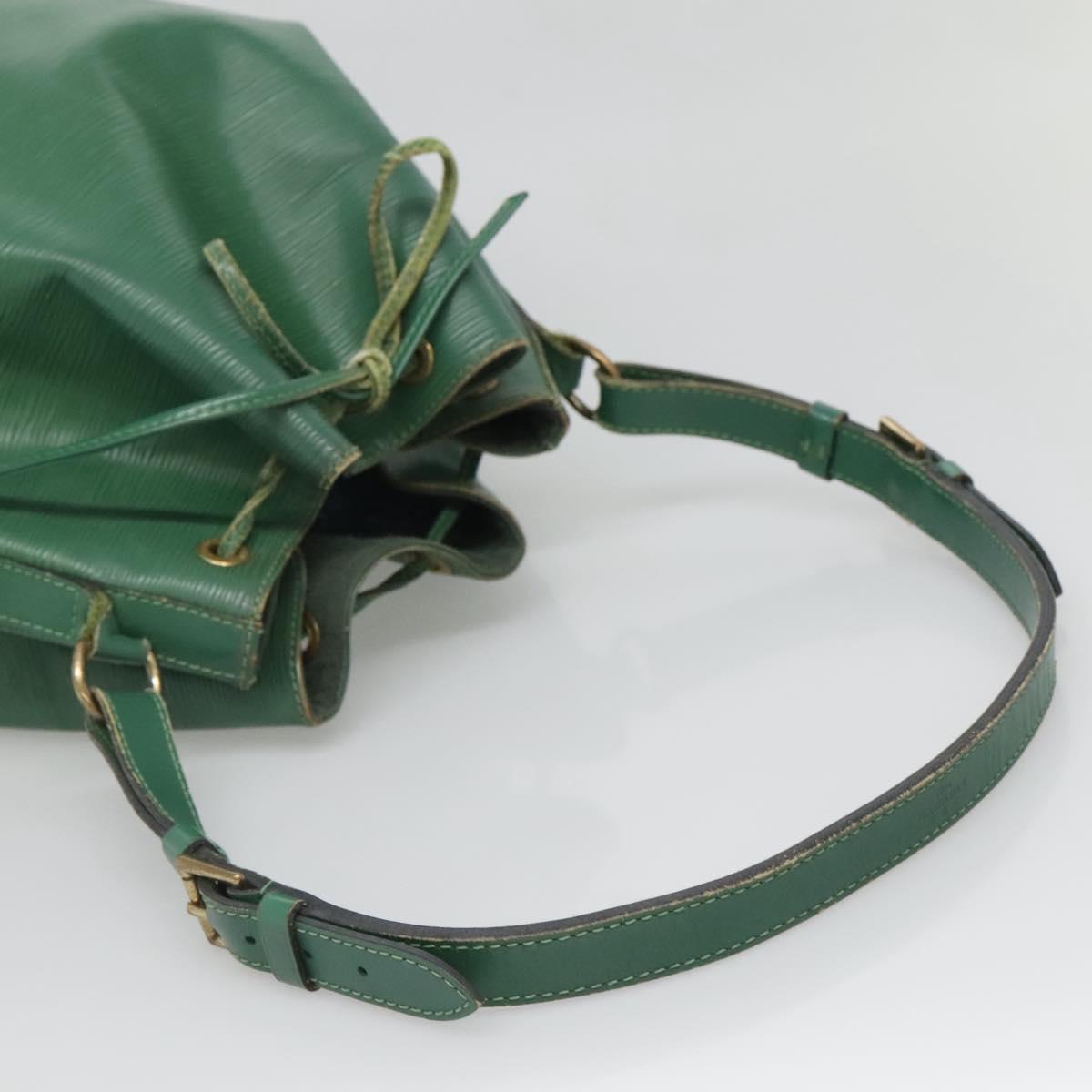LOUIS VUITTON Epi Noe Shoulder Bag Green M44004 LV Auth 140887