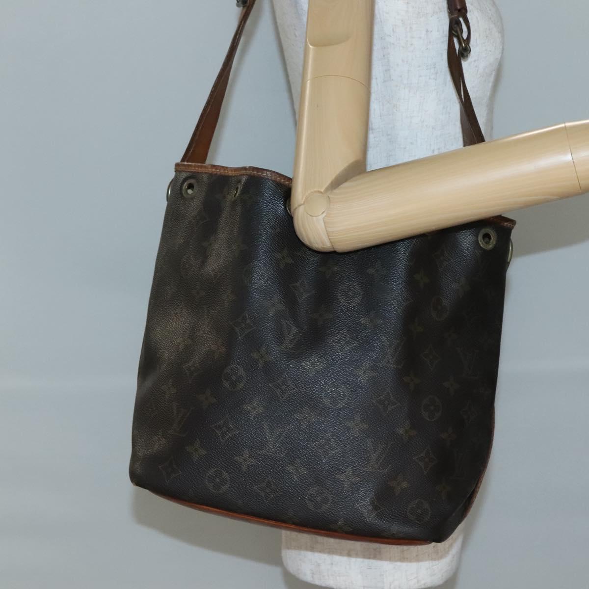 LOUIS VUITTON Monogram Petit Noe Shoulder Bag M42226 LV Auth 140973