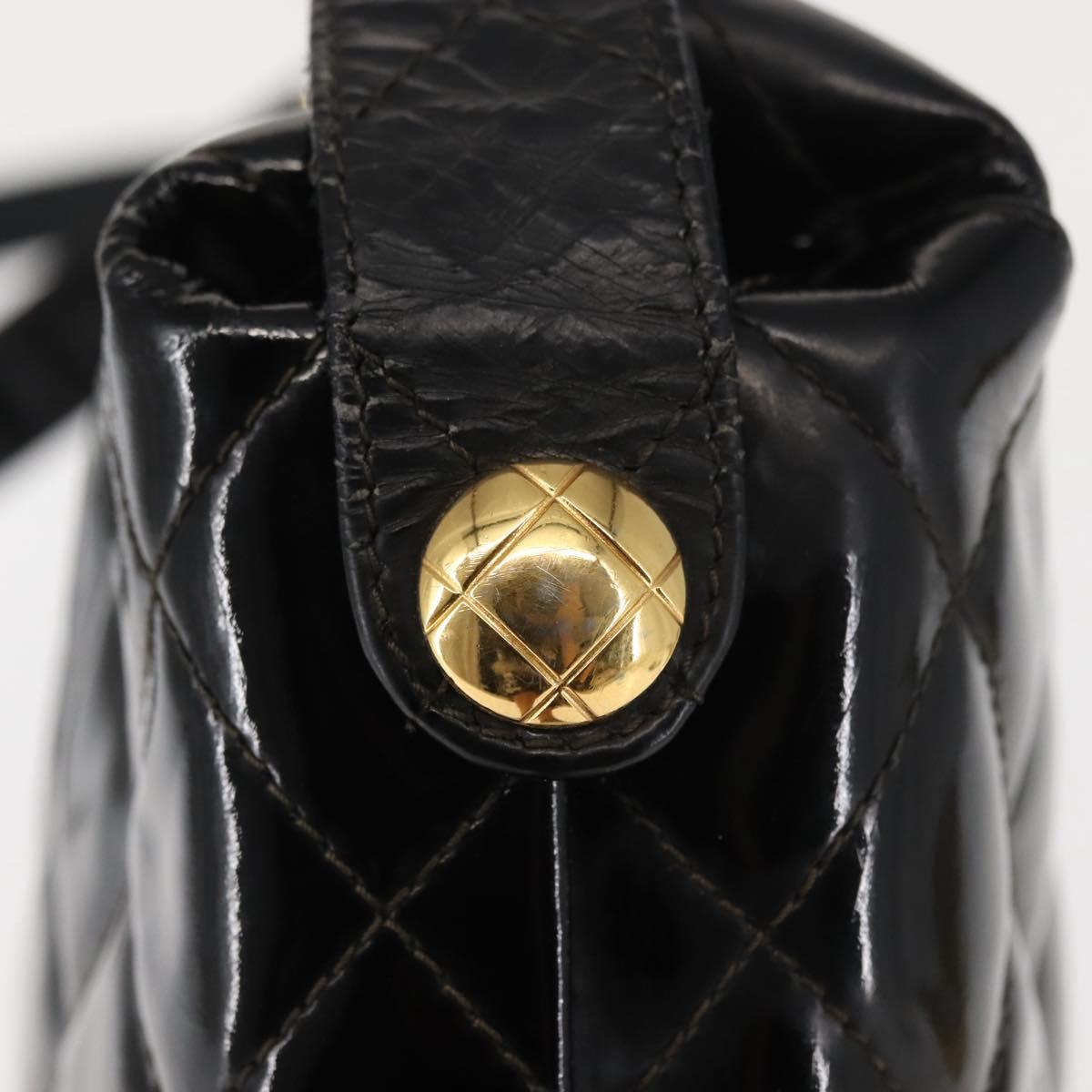 CHANEL Matelasse Shoulder Bag Patent leather Black Gold CC Auth 141133
