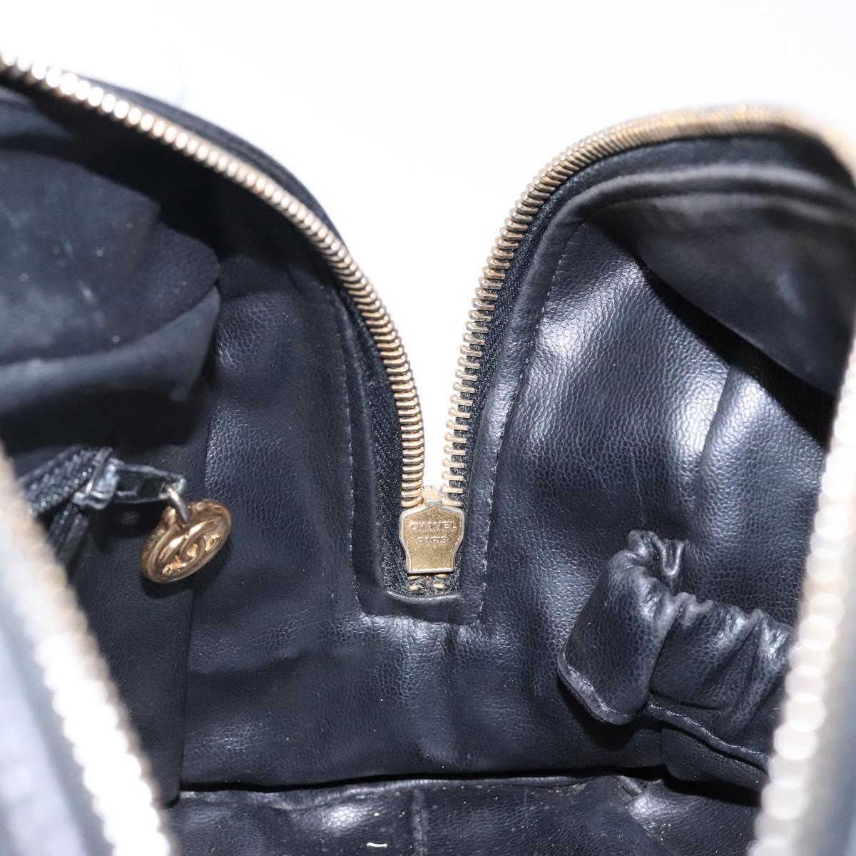 CHANEL Matelasse Pouch Leather Black Gold CC Auth 142115
