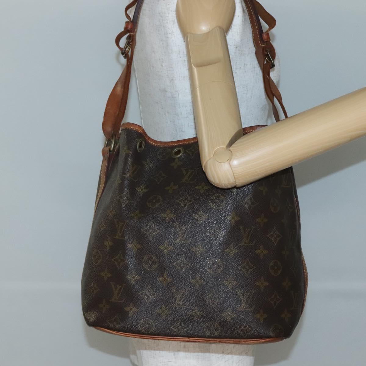 LOUIS VUITTON Monogram Petit Noe Shoulder Bag M42226 LV Auth 142221